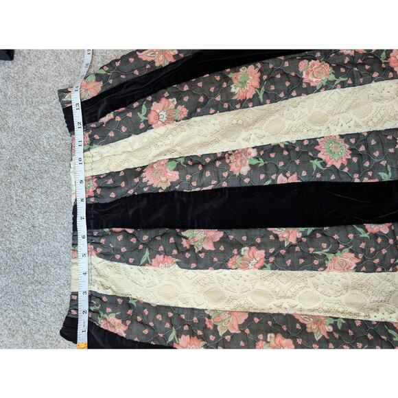 Whimsygoth Quilted Cottage Skirt - Picture 6 of 7